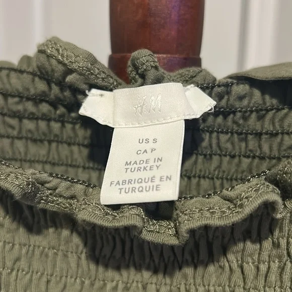 Women’s H&M Olive Green Smocked Peplum Crop Top Size Small |A175 - Picture 2 of 4